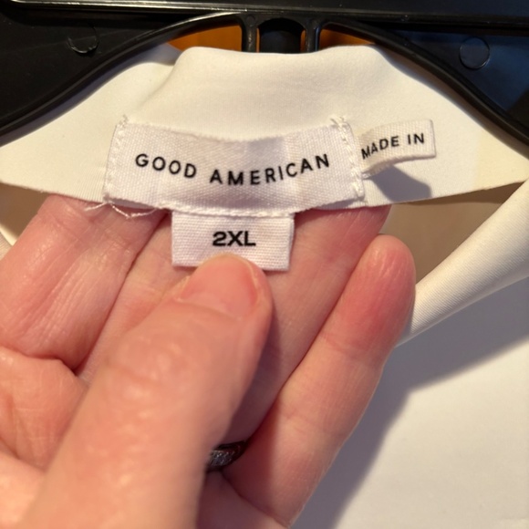 Good American Scuba Funnel Neck Bodysuit in White 2XL - Picture 4 of 5